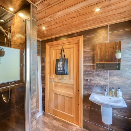 3 Bed In 77735 Дом отдыха *